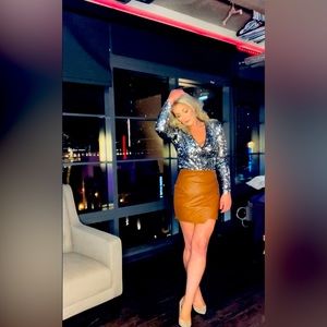 Hey y’all! I’m Slon (pronounced like sloan) buy my stuff!